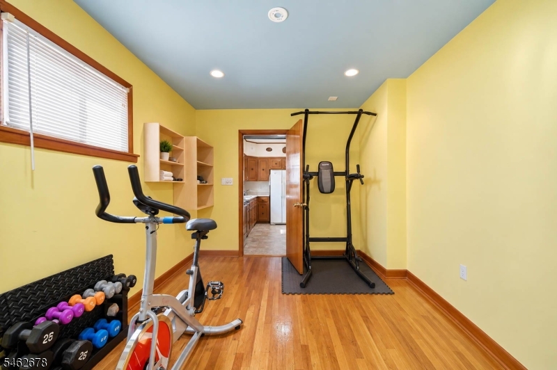 66 Rowland Ave Property Photo 17
