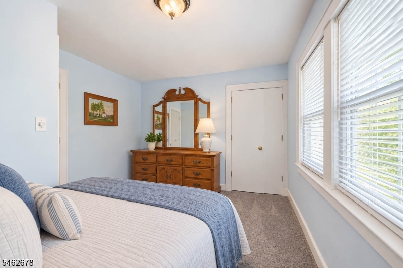 66 Rowland Ave Property Photo 27
