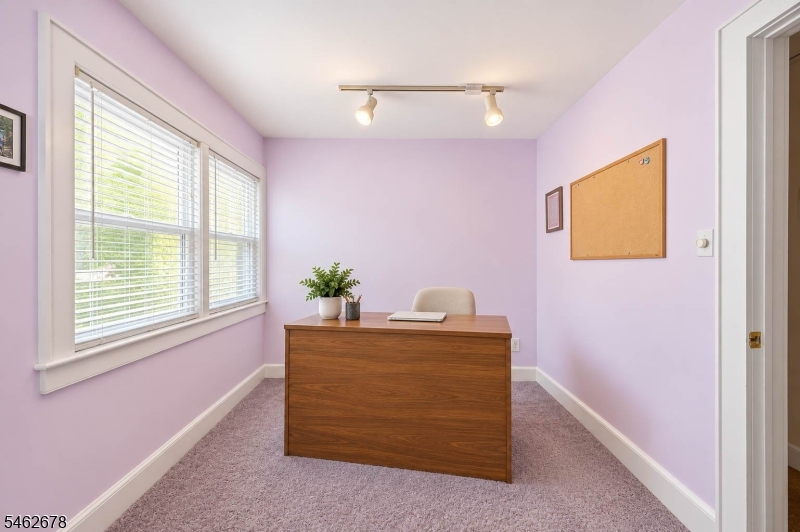 66 Rowland Ave Property Photo 31