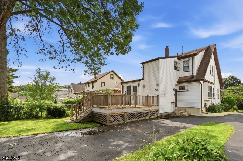 66 Rowland Ave Property Photo 37
