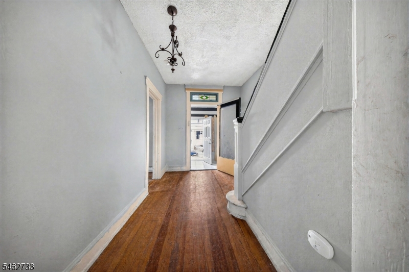 65 Revere Ave Property Photo 8