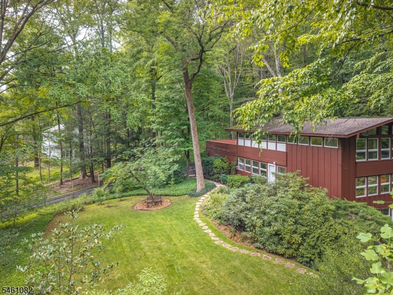 17 Brook Dr Property Photo 4