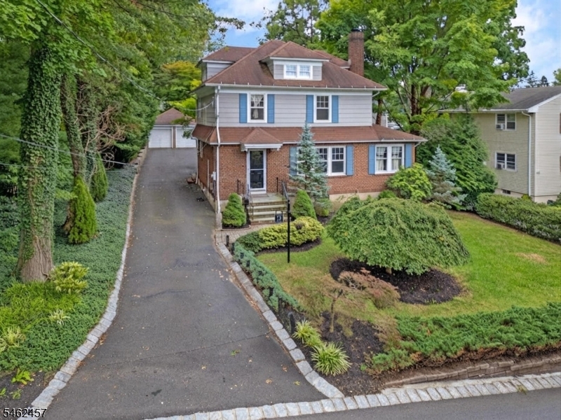 12 Bernards Ave Property Photo 1
