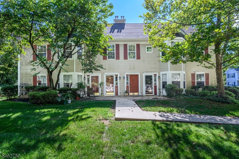 60 Waugh Ct Property Photo 1