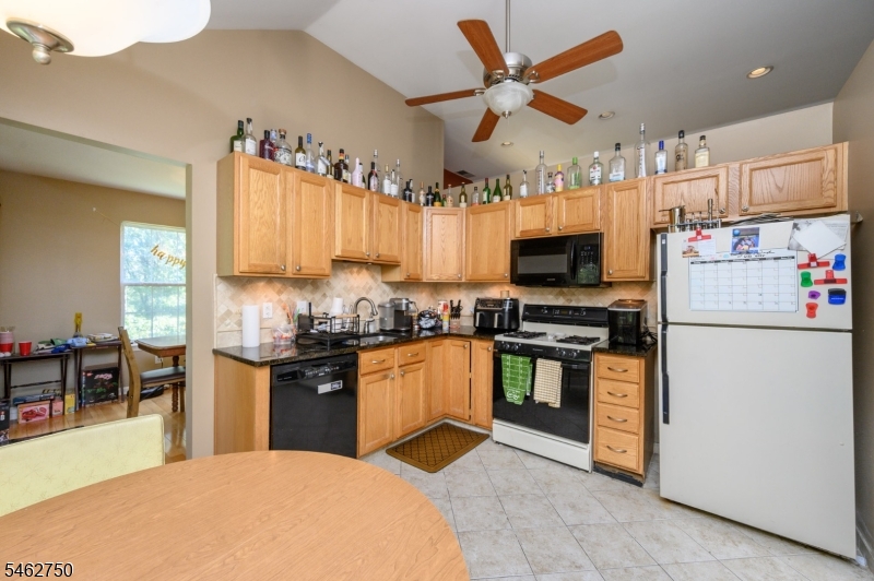 60 Waugh Ct Property Photo 4
