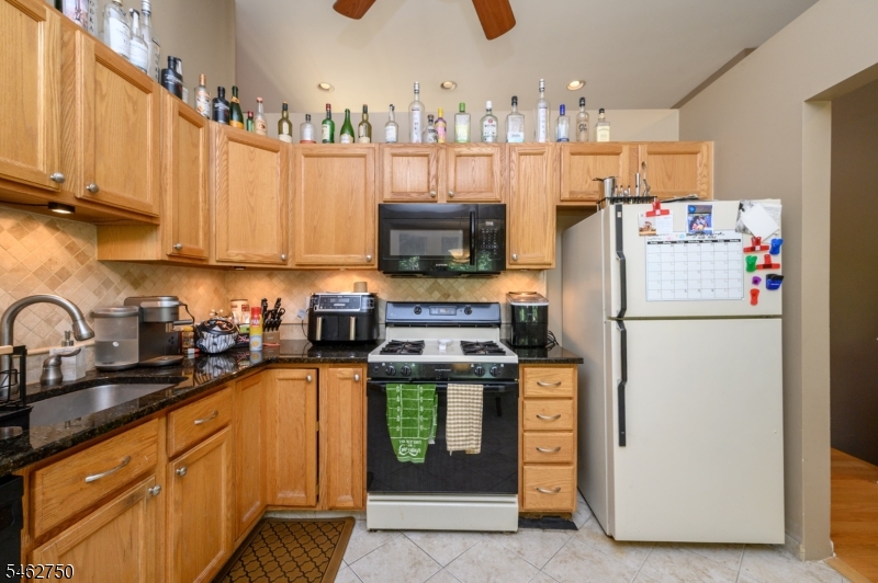 60 Waugh Ct Property Photo 5