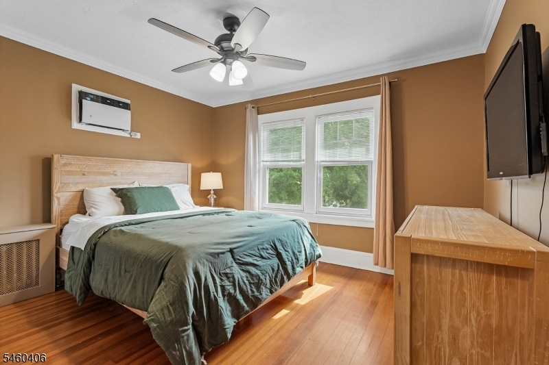 548 Hort St Property Photo 11