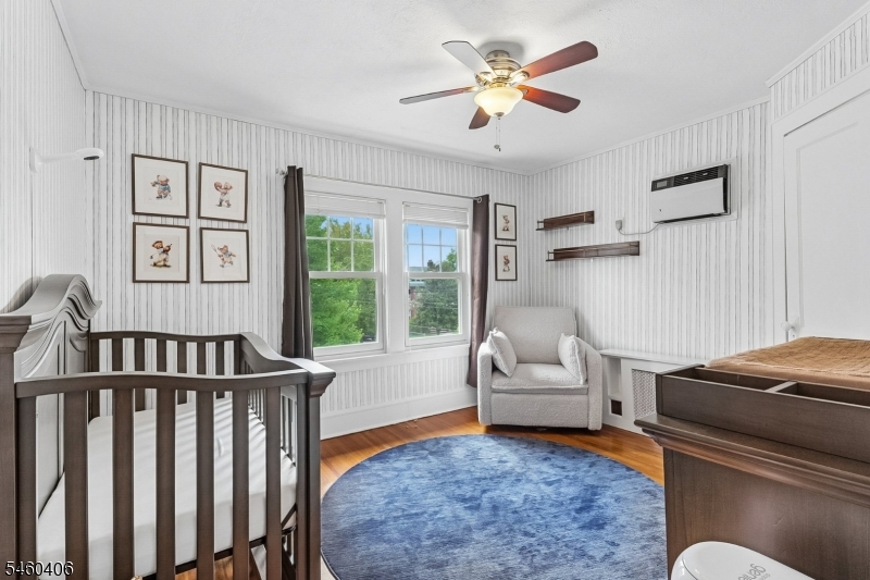 548 Hort St Property Photo 14