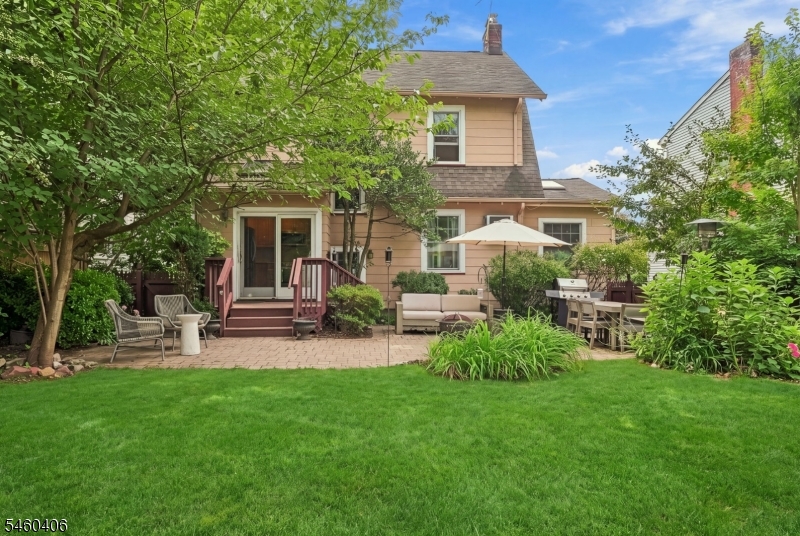 548 Hort St Property Photo 22