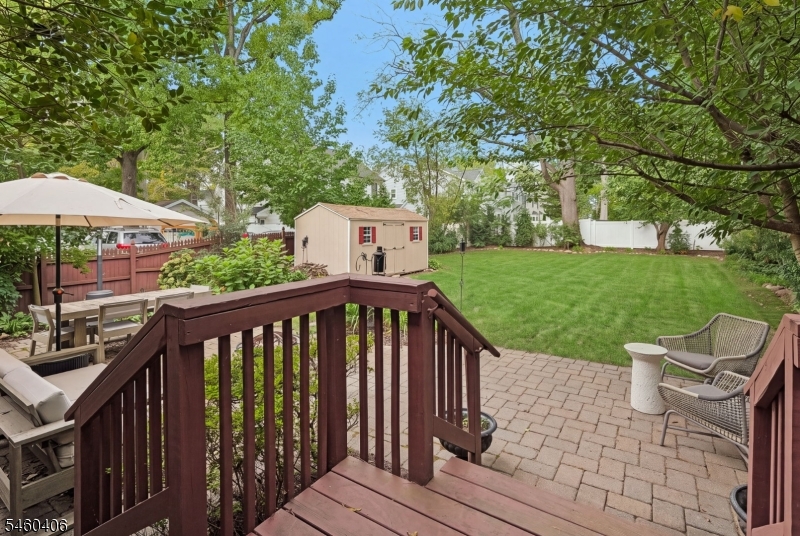 548 Hort St Property Photo 24