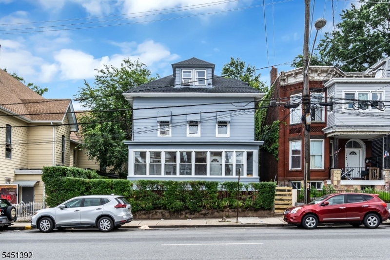 1025 Madison Ave Property Photo 1