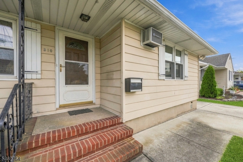 510 Verona Pl Property Photo 5
