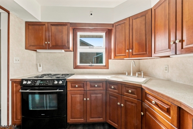 510 Verona Pl Property Photo 11