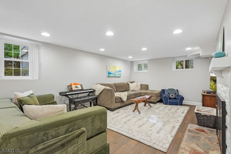 60 Wellington Avenue Property Photo 25