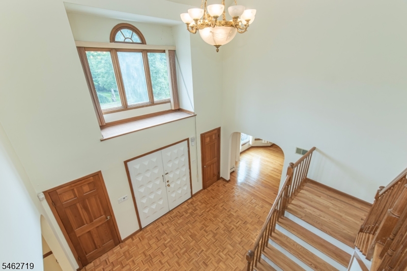 34 Silver Spring Ct Property Photo 2