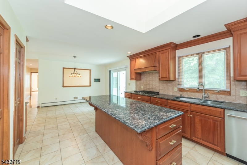 34 Silver Spring Ct Property Photo 7