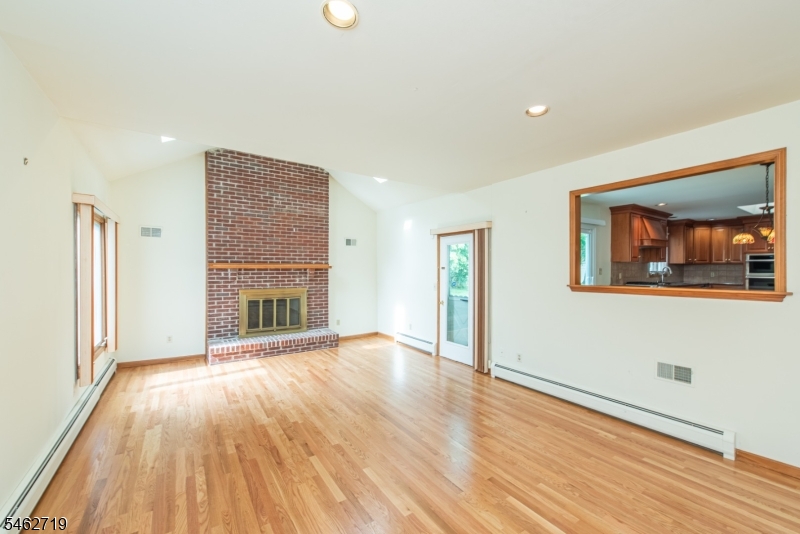 34 Silver Spring Ct Property Photo 15