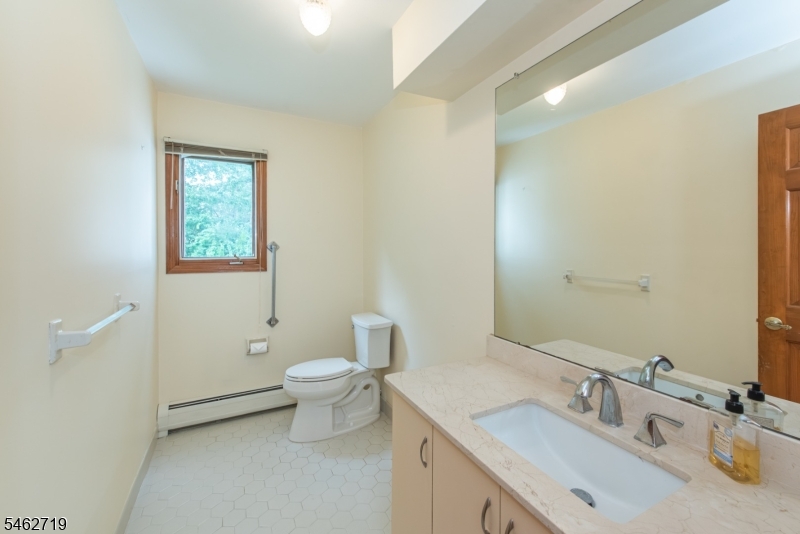 34 Silver Spring Ct Property Photo 21