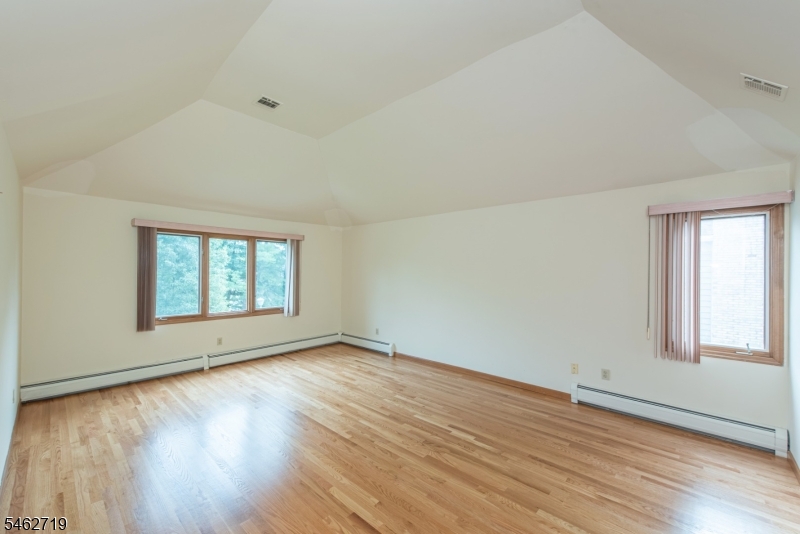 34 Silver Spring Ct Property Photo 23