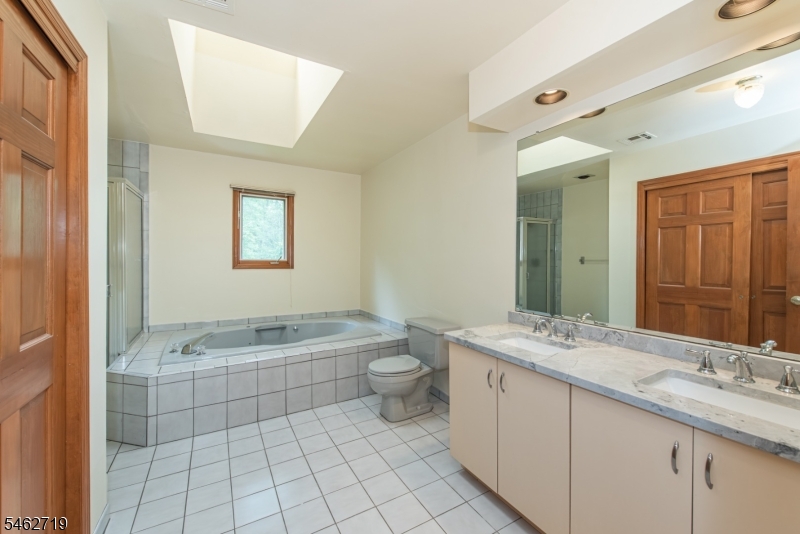 34 Silver Spring Ct Property Photo 25