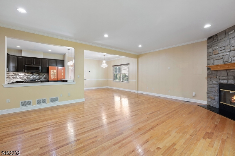 167 Raymound Blvd Property Photo 23