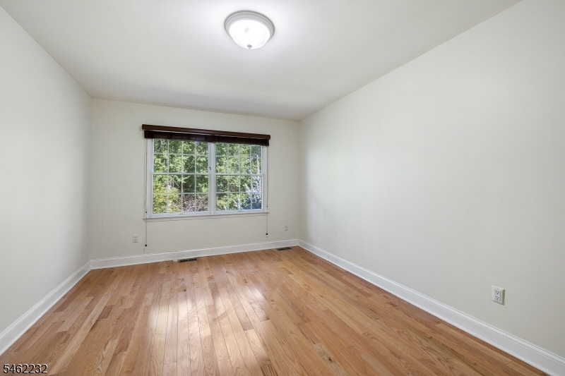 167 Raymound Blvd Property Photo 29