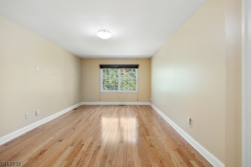 167 Raymound Blvd Property Photo 31
