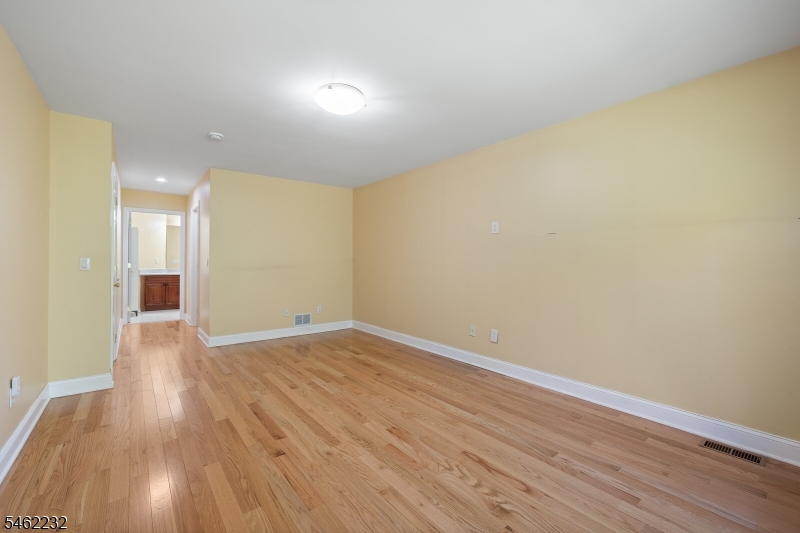 167 Raymound Blvd Property Photo 33