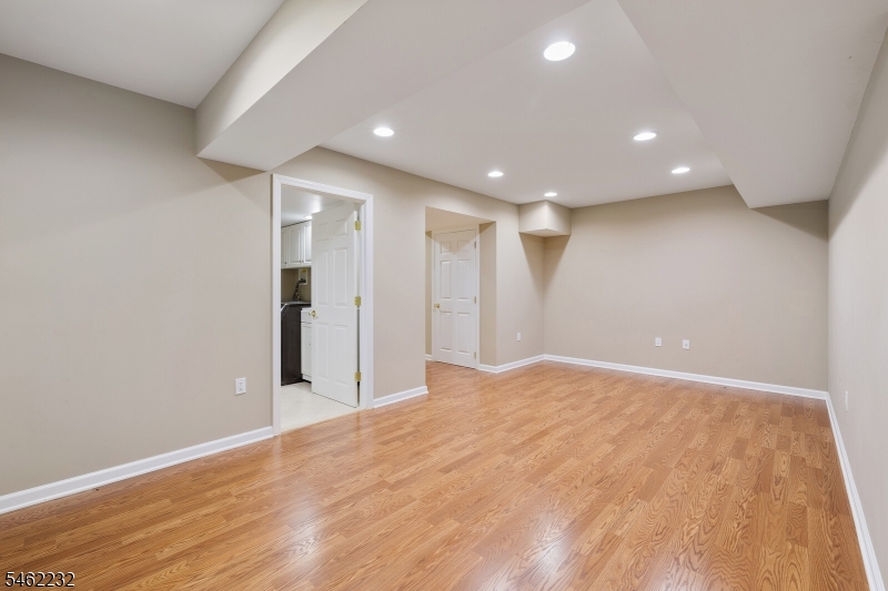 167 Raymound Blvd Property Photo 36