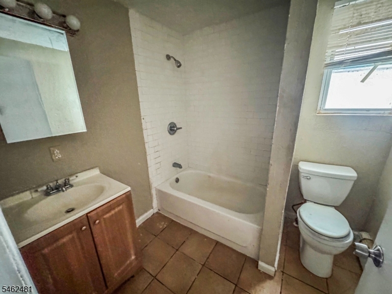 12 Maolis Ave Property Photo 8