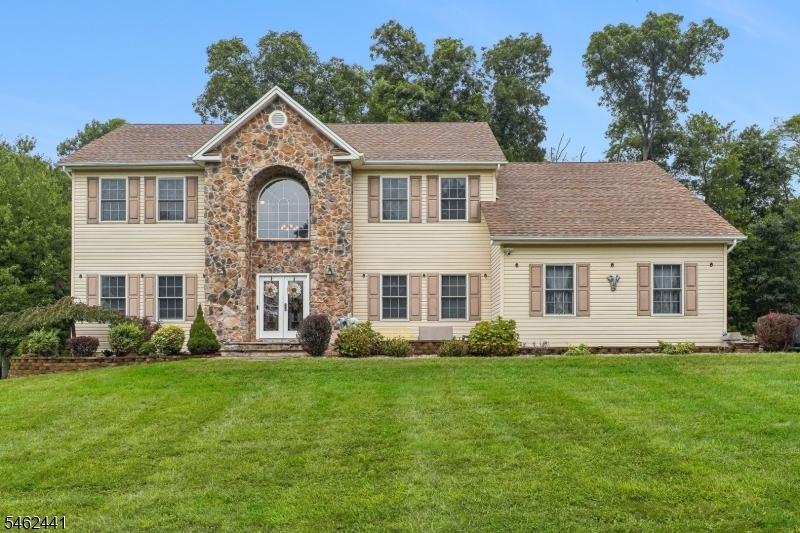 25 Elizabeth Ave
