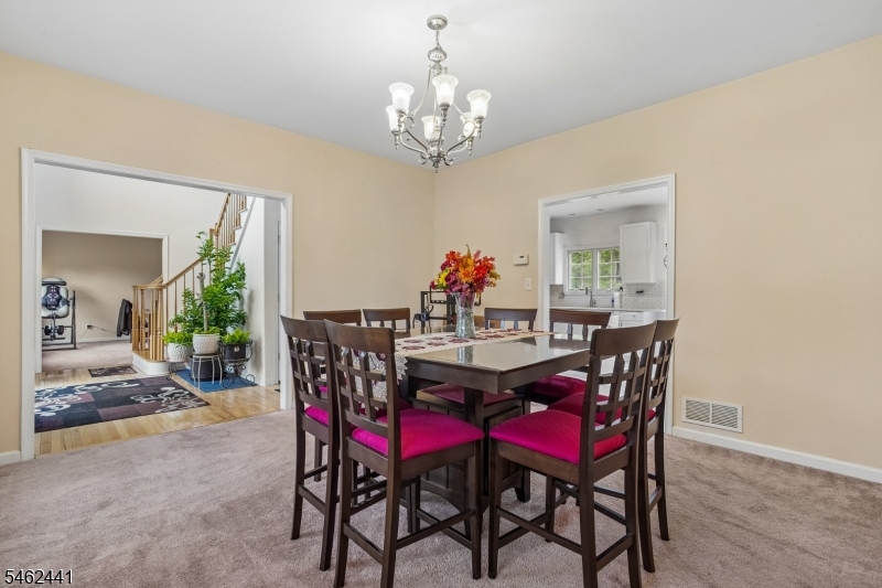 25 Elizabeth Ave Property Photo 7