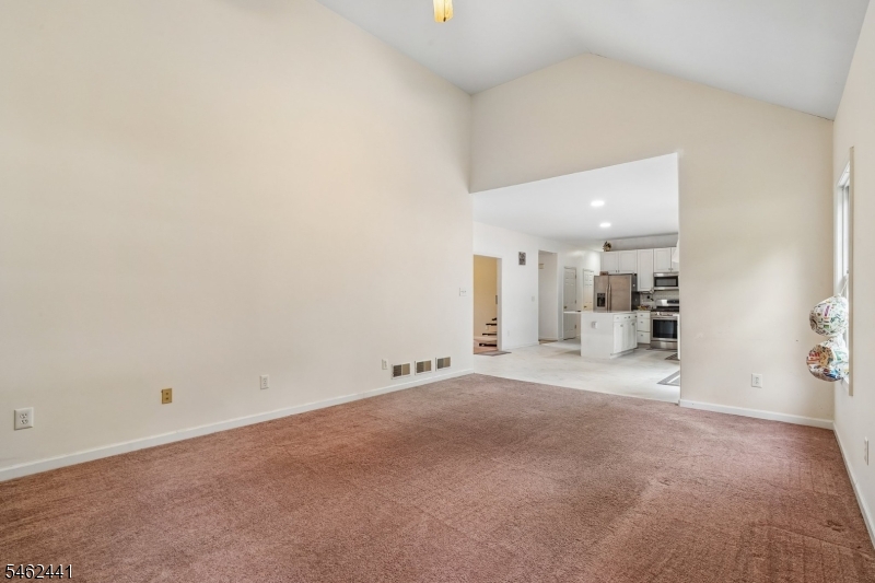 25 Elizabeth Ave Property Photo 11