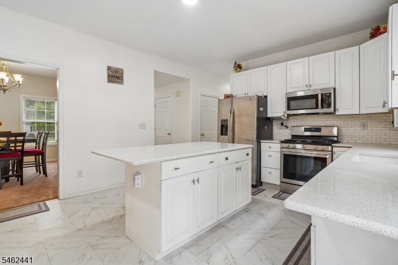 25 Elizabeth Ave Property Photo 16