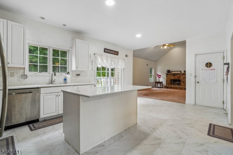 25 Elizabeth Ave Property Photo 17