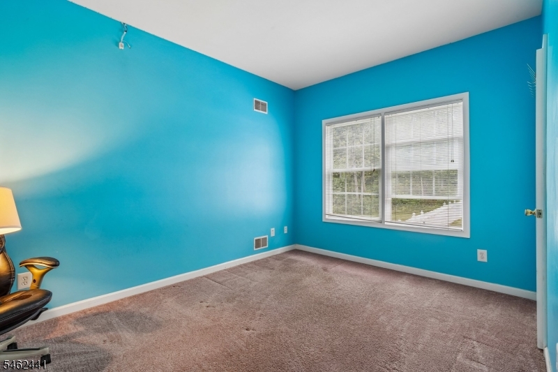 25 Elizabeth Ave Property Photo 21