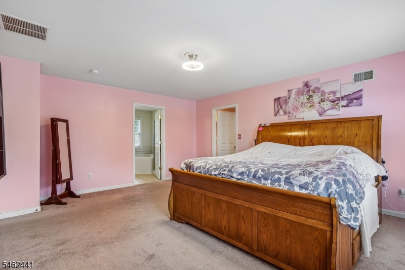 25 Elizabeth Ave Property Photo 24