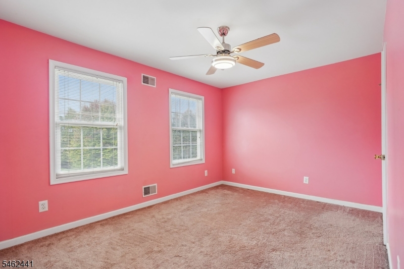 25 Elizabeth Ave Property Photo 32