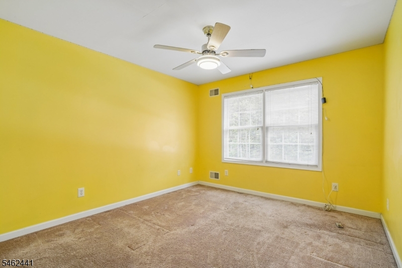 25 Elizabeth Ave Property Photo 34