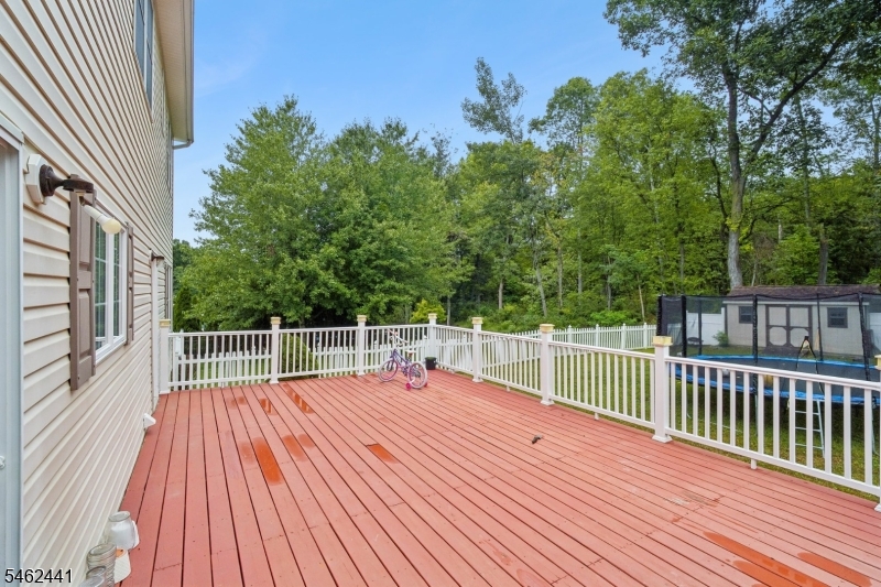 25 Elizabeth Ave Property Photo 44