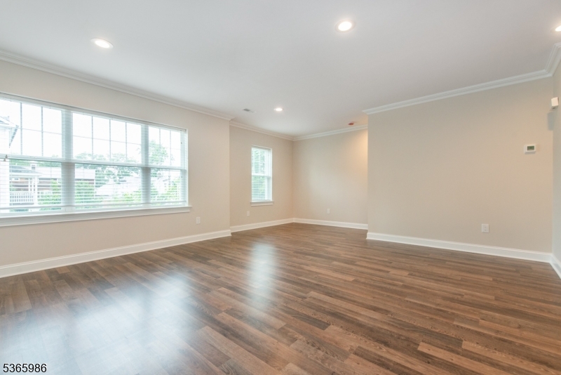 6 Elm St 6 Property Photo 7