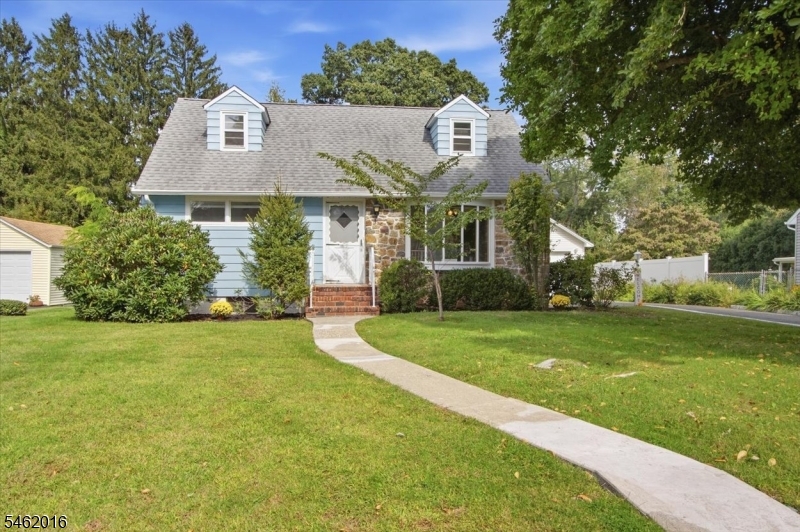 16 Sandra Ln Property Photo 1