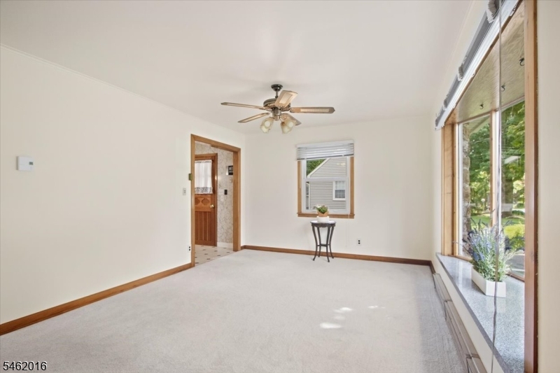 16 Sandra Ln Property Photo 4