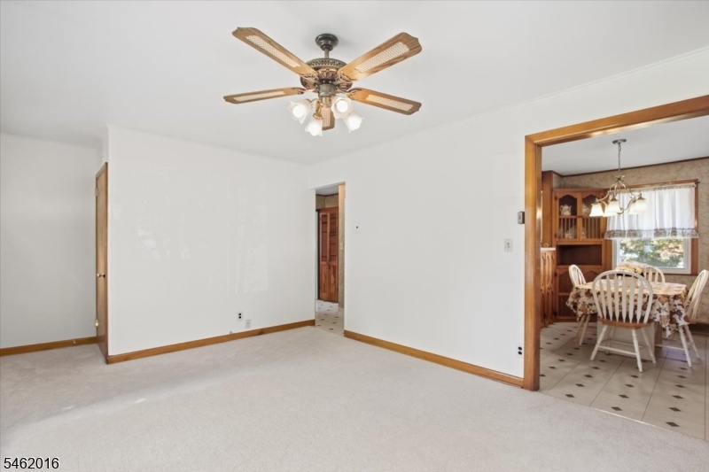 16 Sandra Ln Property Photo 5