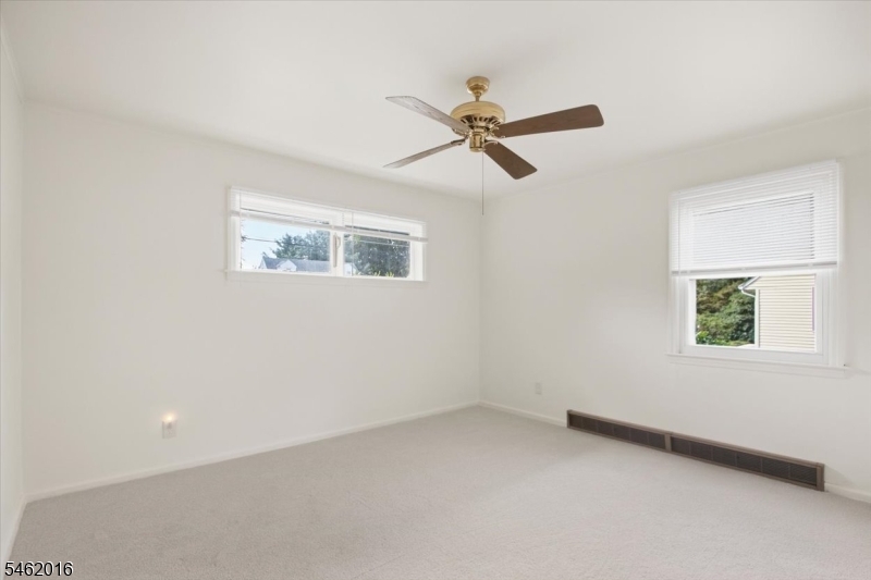 16 Sandra Ln Property Photo 10