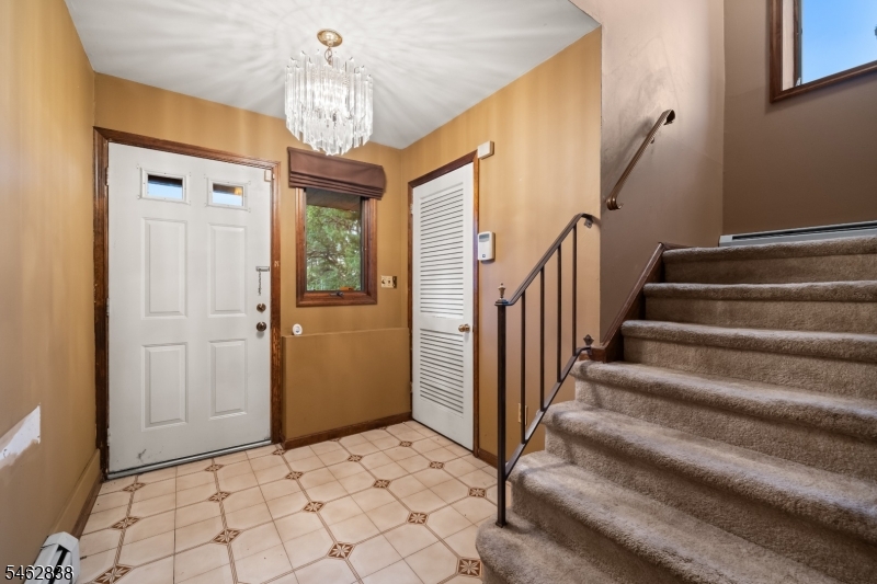 140 Allwood Rd E Property Photo 3