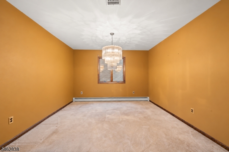 140 Allwood Rd E Property Photo 7