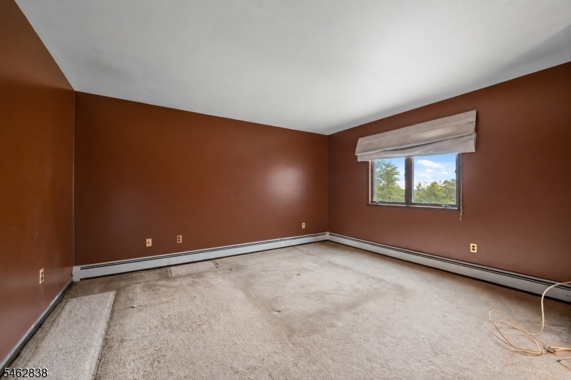 140 Allwood Rd E Property Photo 12