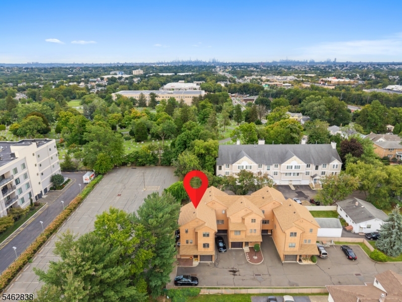 140 Allwood Rd E Property Photo 23