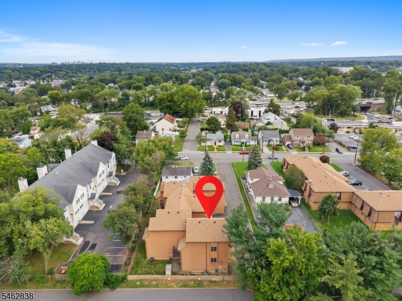 140 Allwood Rd E Property Photo 24